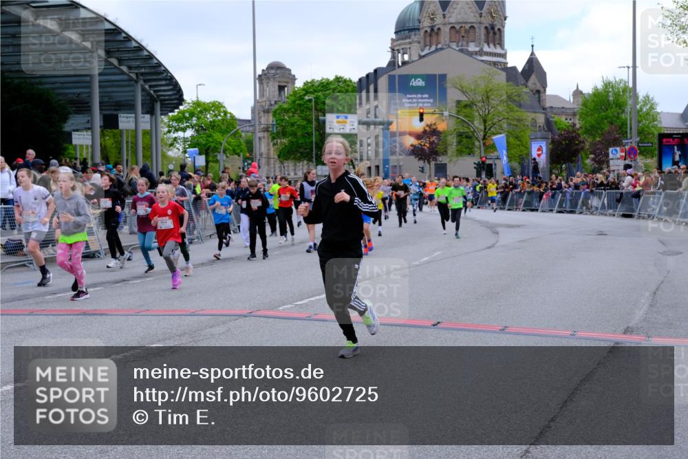 25.04.2026 - Das Zehntel Tim E. http://msf.ph/oto/9602725 25.04.2026 14:57:20 Ziel 15111, 15157, 15166, 15543, 15617, 15695, 15750, 15858, 15878, 15958, 15961, 15966, 15999, 16002, 16012, 16013, 16129, 16195, 16264, 16308, 16394, 16404, 16424, 16442, 16488, 16496, 16552, 16656, 16659, 16814, 16879, 16926, 16945, 16958, 17024, 17037, 17342, 17353, 17524, 17789, 17913, 17989, 17998, 18053, 18106, 18291 meine-sportfotos.de