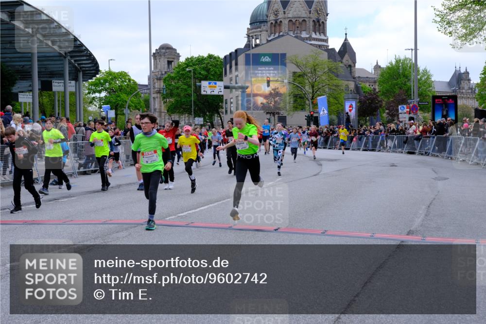 25.04.2026 - Das Zehntel Tim E. http://msf.ph/oto/9602742 25.04.2026 14:57:23 Ziel 15013, 15111, 15166, 15617, 15695, 15858, 15878, 15999, 16002, 16012, 16079, 16129, 16195, 16264, 16308, 16394, 16404, 16471, 16472, 16474, 16482, 16496, 16552, 16656, 16751, 16800, 16814, 16879, 16926, 16945, 16958, 17024, 17036, 17037, 17342, 17353, 17505, 17524, 17761, 17789, 17836, 17865, 17913, 17989, 17998, 18091, 18106, 18251, 18291 meine-sportfotos.de