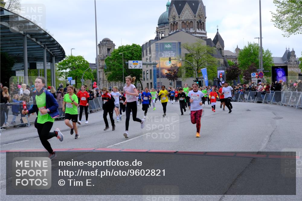 25.04.2026 - Das Zehntel Tim E. http://msf.ph/oto/9602821 25.04.2026 14:57:37 Ziel 15389, 15398, 15433, 15522, 15651, 15683, 15684, 15706, 15723, 15824, 15828, 15840, 15919, 15924, 16023, 16033, 16072, 16272, 16273, 16274, 16278, 16523, 16538, 16562, 16623, 16629, 16859, 17177, 17227, 17252, 17446, 17502, 17506, 17613, 17693, 17722, 17751, 17846, 17850, 18044, 18098, 18346, 18347 meine-sportfotos.de