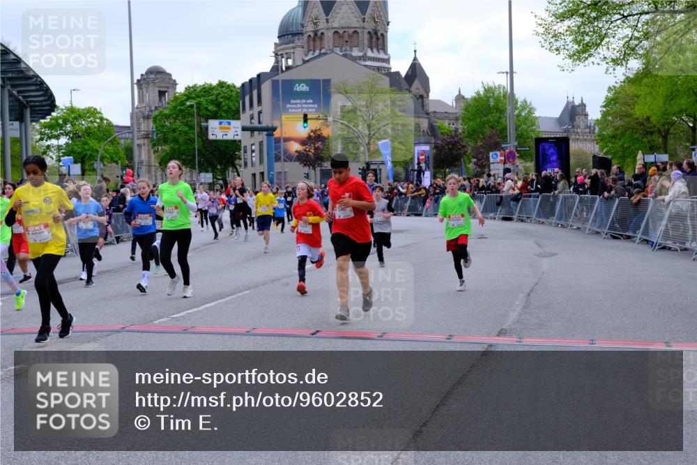 25.04.2026 - Das Zehntel Tim E. http://msf.ph/oto/9602852 25.04.2026 14:57:41 Ziel 15179, 15314, 15347, 15359, 15389, 15398, 15433, 15511, 15522, 15639, 15651, 15684, 15723, 15828, 15840, 15919, 15924, 16033, 16272, 16273, 16274, 16278, 16483, 16502, 16523, 16538, 16562, 16610, 16629, 16911, 16913, 17177, 17227, 17252, 17446, 17489, 17506, 17613, 17693, 17722, 17751, 17827, 17828, 17846, 17850, 18107, 18347 meine-sportfotos.de