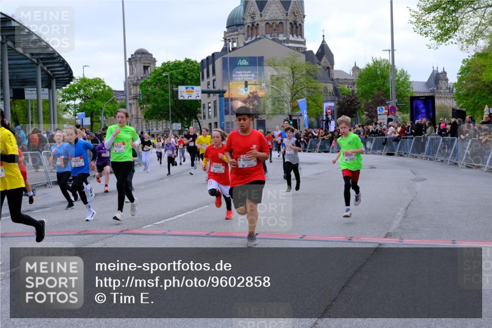25.04.2026 - Das Zehntel Tim E. http://msf.ph/oto/9602858 25.04.2026 14:57:42 Ziel 15032, 15179, 15314, 15347, 15359, 15389, 15398, 15433, 15511, 15522, 15541, 15639, 15840, 15919, 15924, 16033, 16272, 16273, 16274, 16278, 16483, 16502, 16523, 16538, 16562, 16610, 16629, 16911, 16913, 17177, 17227, 17252, 17446, 17489, 17613, 17693, 17722, 17751, 17827, 17828, 18107, 18347 meine-sportfotos.de