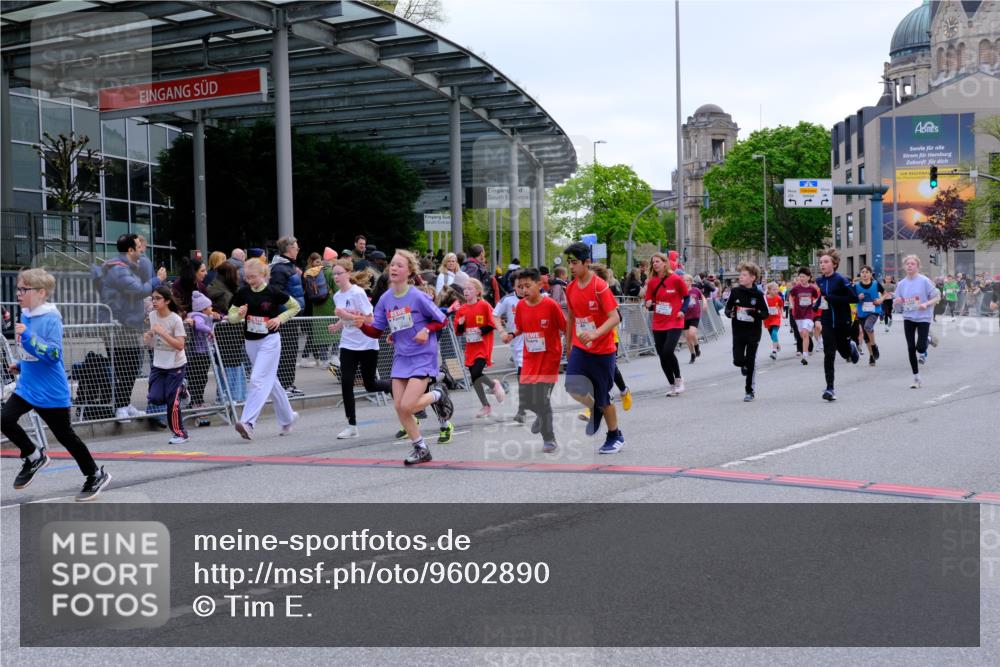 25.04.2026 - Das Zehntel Tim E. http://msf.ph/oto/9602890 25.04.2026 14:57:48 Ziel 15032, 15177, 15179, 15314, 15347, 15359, 15451, 15511, 15522, 15541, 15586, 15612, 15639, 15749, 15752, 15831, 15839, 15917, 15944, 16135, 16138, 16145, 16178, 16189, 16278, 16348, 16483, 16502, 16551, 16557, 16561, 16562, 16563, 16610, 16911, 16913, 17119, 17227, 17252, 17308, 17409, 17446, 17489, 17613, 17617, 17693, 17696, 17710, 17827, 17828, 18107 meine-sportfotos.de