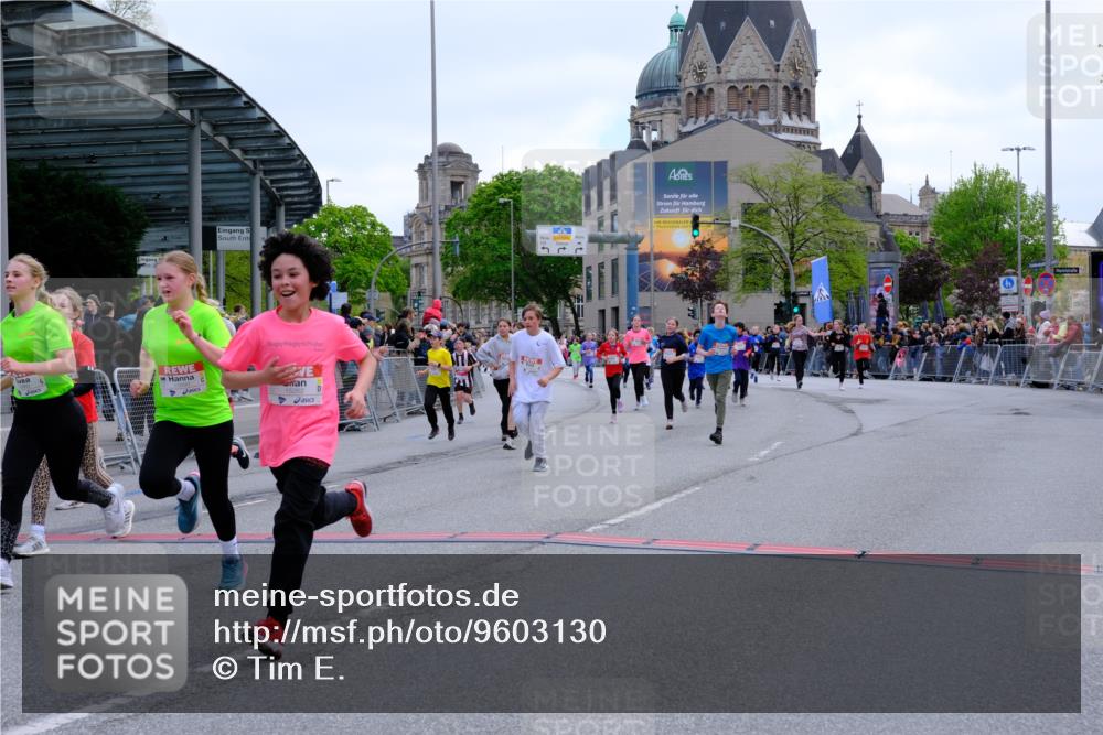25.04.2026 - Das Zehntel Tim E. http://msf.ph/oto/9603130 25.04.2026 14:58:14 Ziel 15154, 15192, 15205, 15262, 15269, 15430, 15431, 15671, 15883, 15893, 16180, 16533, 16534, 16537, 16540, 16666, 16723, 16850, 16875, 16888, 16895, 16962, 17314, 17423, 17546, 17564, 17755, 17764, 17765, 18283 meine-sportfotos.de