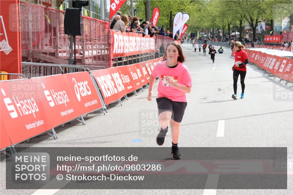 25.04.2026 - Das Zehntel Strokosch-Dieckow http://msf.ph/oto/9603286 25.04.2026 15:10:14 Ziel 16982, 16982 meine-sportfotos.de