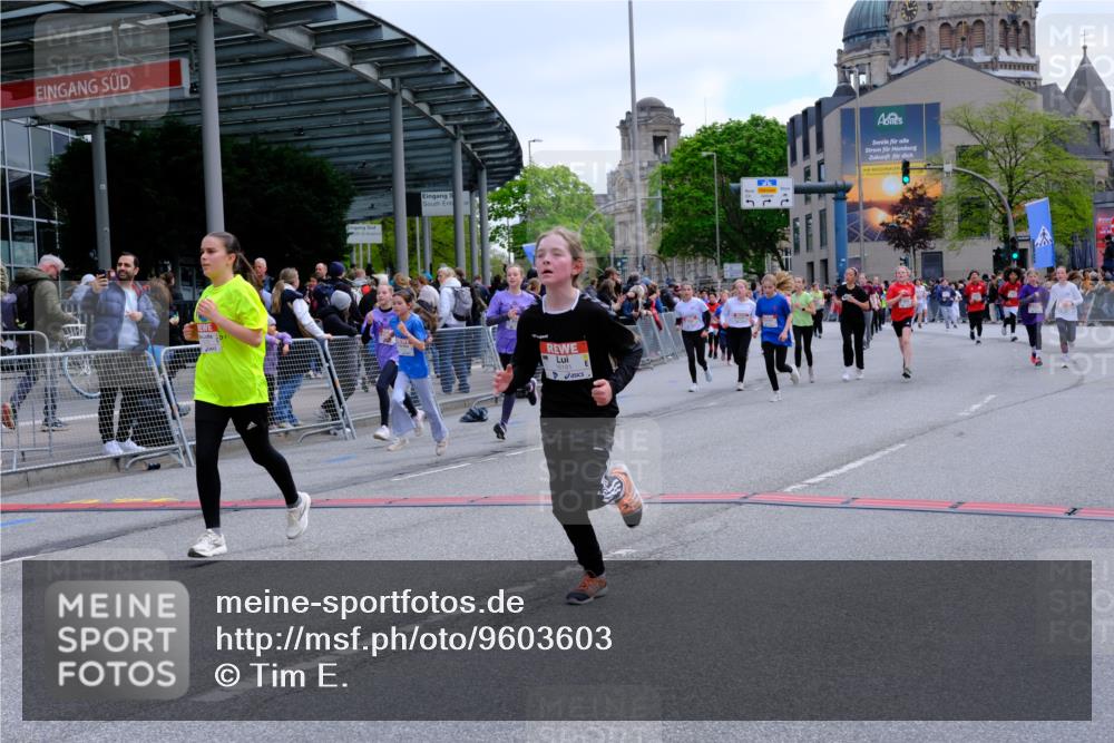 25.04.2026 - Das Zehntel Tim E. http://msf.ph/oto/9603603 25.04.2026 14:58:50 Ziel 15042, 15053, 15100, 15115, 15356, 15361, 15488, 15491, 15494, 15510, 15890, 16099, 16172, 16181, 16256, 16478, 16569, 16582, 16600, 16636, 16657, 16903, 16952, 16953, 16965, 17086, 17129, 17494, 17543, 17675, 17685, 17734, 17999, 18295 meine-sportfotos.de
