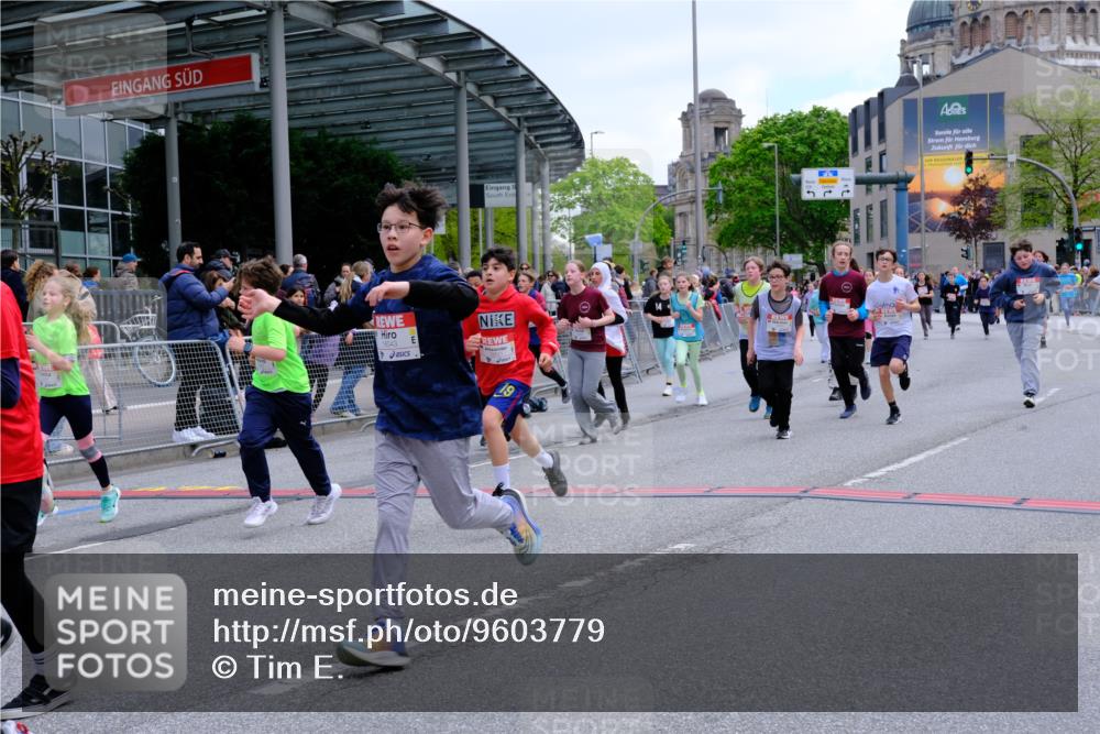 25.04.2026 - Das Zehntel Tim E. http://msf.ph/oto/9603779 25.04.2026 14:58:59 Ziel 15116, 15312, 15324, 15429, 15462, 15537, 15766, 15939, 16076, 16084, 16171, 16177, 16262, 16263, 16385, 16452, 16621, 16636, 16657, 16785, 16787, 16903, 16930, 17086, 17129, 17319, 17351, 17411, 17465, 17472, 17494, 17701, 18043, 18295 meine-sportfotos.de