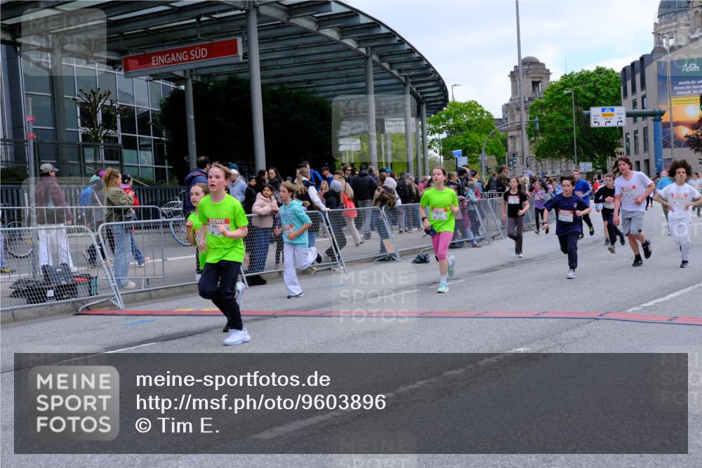 25.04.2026 - Das Zehntel Tim E. http://msf.ph/oto/9603896 25.04.2026 14:59:04 Ziel 15312, 15324, 15429, 15462, 15583, 15584, 15766, 15939, 16076, 16084, 16171, 16177, 16262, 16263, 16350, 16385, 16423, 16448, 16452, 16621, 16672, 16724, 16727, 16785, 16787, 16854, 16930, 17319, 17351, 17411, 17432, 17433, 17465, 17472, 17545, 17701, 18043 meine-sportfotos.de