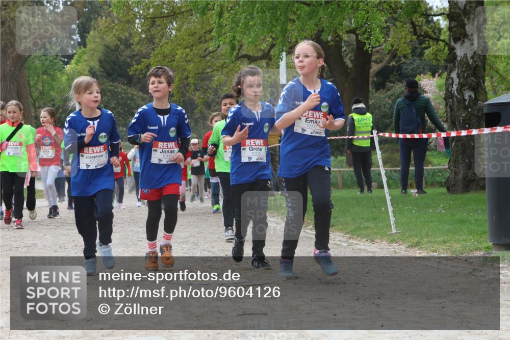 25.04.2026 - Das Zehntel Zöllner http://msf.ph/oto/9604126 25.04.2026 11:48:38 Laufen 10113, 10111, 10120, 10117 meine-sportfotos.de