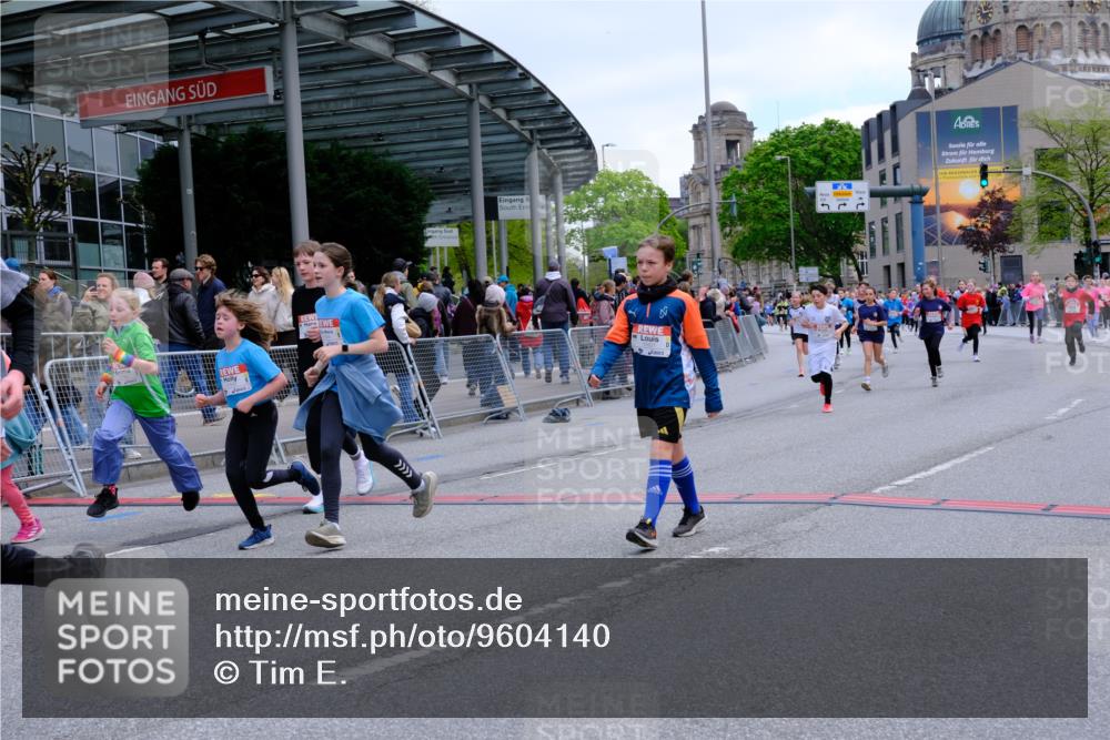 25.04.2026 - Das Zehntel Tim E. http://msf.ph/oto/9604140 25.04.2026 14:59:15 Ziel 15094, 15376, 15382, 15594, 15608, 15906, 15921, 15938, 16126, 16183, 16200, 16333, 16499, 16605, 16611, 16641, 16672, 16854, 17143, 17432, 17433, 17542, 17544, 17563, 17749, 17752, 17792, 17928, 17936, 17984, 18059, 18154 meine-sportfotos.de