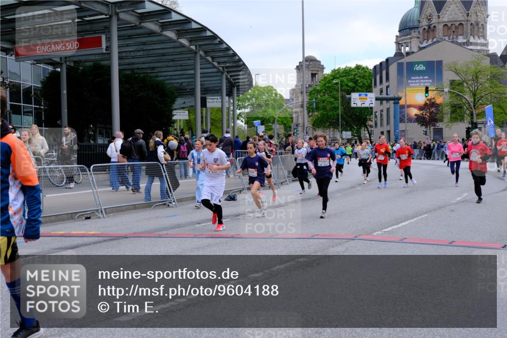 25.04.2026 - Das Zehntel Tim E. http://msf.ph/oto/9604188 25.04.2026 14:59:18 Ziel 15094, 15594, 15608, 15710, 15859, 15860, 15906, 15921, 15938, 16126, 16183, 16191, 16200, 16499, 16571, 16578, 16605, 16611, 16641, 16764, 16767, 16992, 17385, 17394, 17542, 17544, 17749, 17752, 17792, 17928, 17936, 17984, 18154 meine-sportfotos.de