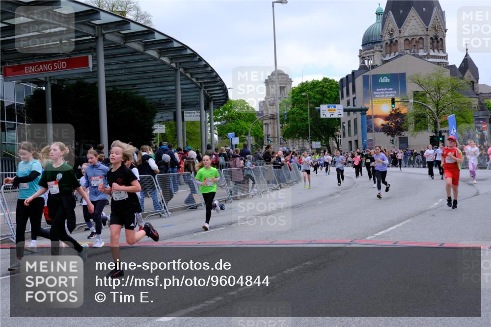 25.04.2026 - Das Zehntel Tim E. http://msf.ph/oto/9604844 25.04.2026 14:59:45 Ziel 15151, 15253, 15301, 15390, 15434, 15436, 15652, 15655, 16105, 16106, 16219, 16253, 16259, 16310, 16311, 16329, 16460, 16619, 16640, 16648, 16650, 16653, 16739, 17204, 17719, 18056, 18078, 18145 meine-sportfotos.de