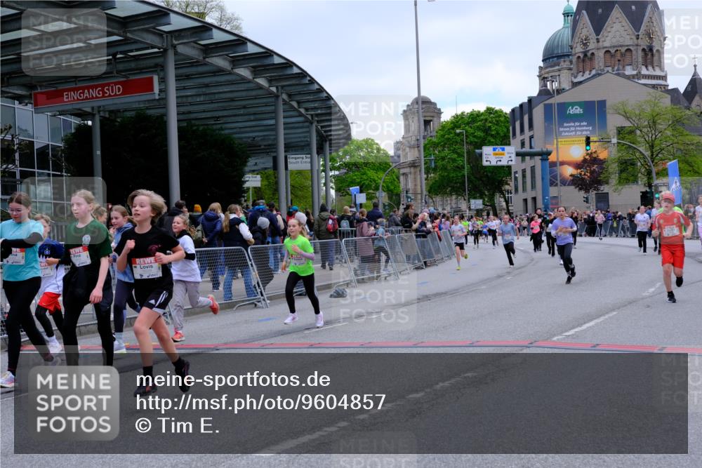 25.04.2026 - Das Zehntel Tim E. http://msf.ph/oto/9604857 25.04.2026 14:59:46 Ziel 15151, 15301, 15390, 15434, 15436, 15652, 15655, 16105, 16106, 16219, 16253, 16259, 16310, 16311, 16329, 16460, 16619, 16648, 16653, 16739, 17204, 17719, 18056, 18078, 18145 meine-sportfotos.de
