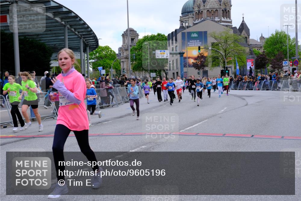 25.04.2026 - Das Zehntel Tim E. http://msf.ph/oto/9605196 25.04.2026 15:00:00 Ziel 15008, 15010, 15248, 15469, 15472, 16323, 16328, 16408, 16425, 16530, 16680, 16685, 16933, 16950, 16956, 16966, 17224, 17254, 17341, 17368, 17370, 17631, 17700, 17820, 17831, 18040, 18042, 18298 meine-sportfotos.de