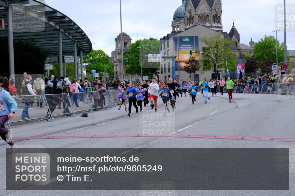 25.04.2026 - Das Zehntel Tim E. http://msf.ph/oto/9605249 25.04.2026 15:00:01 Ziel 15008, 15010, 15248, 16165, 16170, 16323, 16328, 16408, 16425, 16530, 16680, 16685, 16950, 16956, 16966, 17224, 17254, 17337, 17341, 17368, 17370, 17521, 17631, 17700, 17820, 17831, 18040, 18042, 18122, 18134, 18298 meine-sportfotos.de