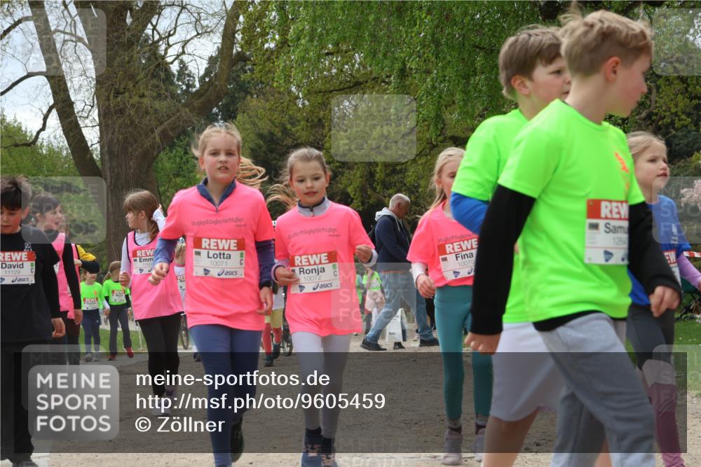 25.04.2026 - Das Zehntel Zöllner http://msf.ph/oto/9605459 25.04.2026 11:49:04 Laufen 11129, 10071, 10072, 10070 meine-sportfotos.de