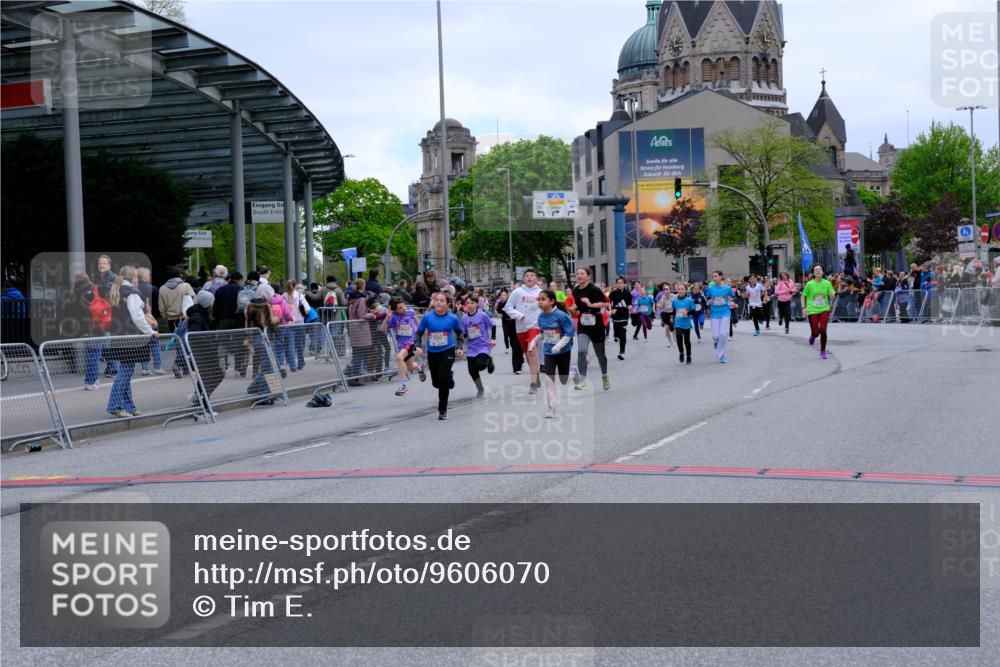 25.04.2026 - Das Zehntel Tim E. http://msf.ph/oto/9606070 25.04.2026 15:00:02 Ziel 15008, 15010, 15044, 15054, 16165, 16170, 16323, 16328, 16408, 16425, 16530, 16680, 16685, 16950, 17224, 17254, 17337, 17341, 17368, 17370, 17521, 17532, 17631, 17700, 17820, 17831, 18040, 18042, 18122, 18134, 18298 meine-sportfotos.de