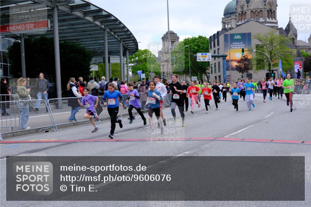 25.04.2026 - Das Zehntel Tim E. http://msf.ph/oto/9606076 25.04.2026 15:00:03 Ziel 15008, 15010, 15044, 15054, 16011, 16165, 16170, 16323, 16328, 16408, 16425, 16441, 16456, 16530, 16680, 16685, 16950, 17224, 17254, 17337, 17341, 17368, 17370, 17521, 17532, 17700, 17820, 17831, 17907, 17909, 18040, 18042, 18122, 18134, 18298 meine-sportfotos.de