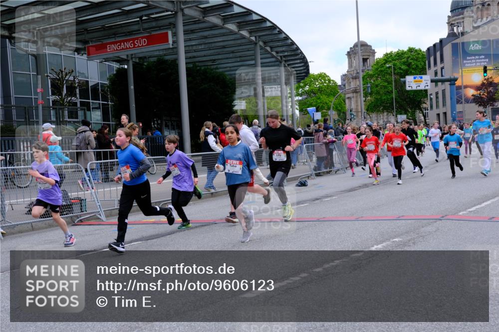 25.04.2026 - Das Zehntel Tim E. http://msf.ph/oto/9606123 25.04.2026 15:00:04 Ziel 15008, 15010, 15044, 15054, 16011, 16165, 16170, 16276, 16323, 16328, 16408, 16425, 16441, 16456, 16530, 16612, 16685, 16950, 17224, 17254, 17337, 17340, 17341, 17368, 17370, 17521, 17532, 17700, 17820, 17831, 17907, 17909, 18040, 18042, 18112, 18122, 18134, 18298 meine-sportfotos.de