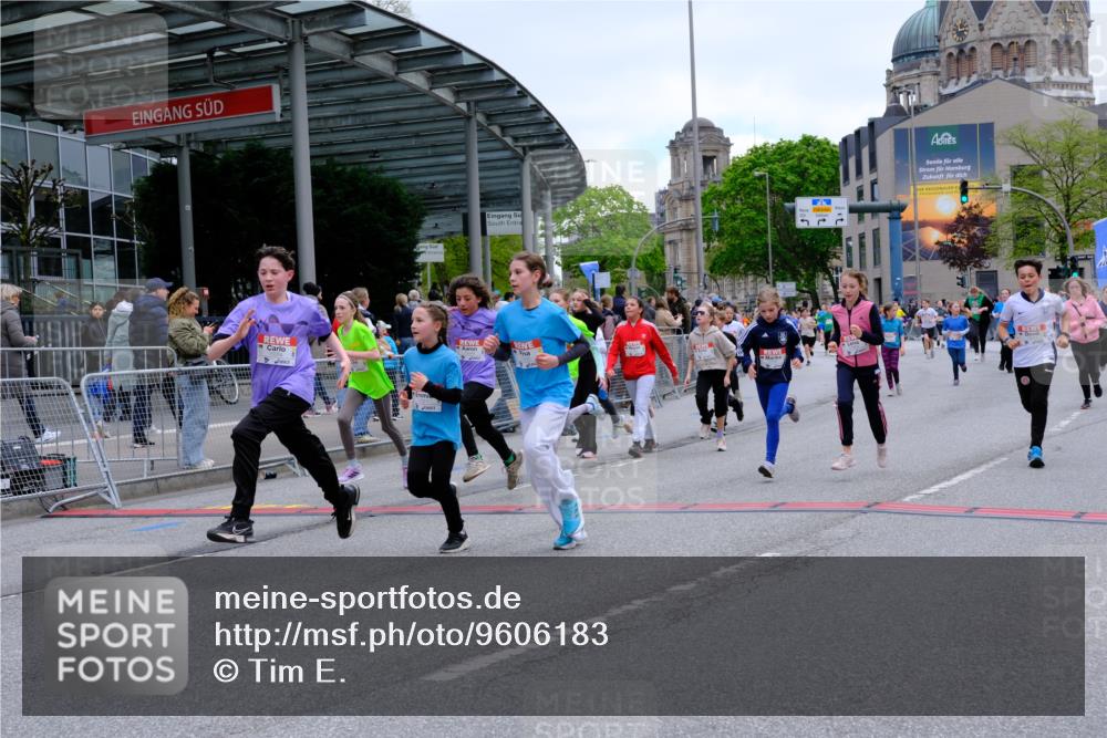25.04.2026 - Das Zehntel Tim E. http://msf.ph/oto/9606183 25.04.2026 15:00:07 Ziel 15008, 15010, 15044, 15054, 15590, 15600, 16011, 16121, 16165, 16170, 16276, 16408, 16425, 16441, 16456, 16530, 16612, 16617, 17337, 17340, 17341, 17343, 17368, 17370, 17521, 17532, 17609, 17820, 17831, 17907, 17909, 18112, 18122, 18134, 18298 meine-sportfotos.de