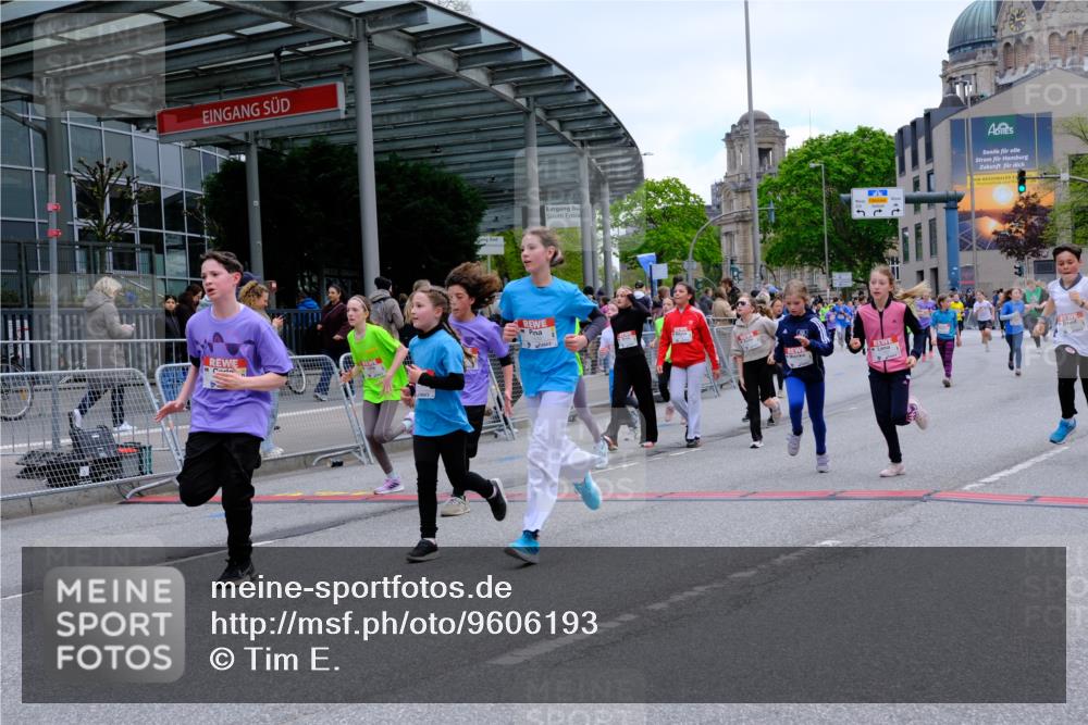 25.04.2026 - Das Zehntel Tim E. http://msf.ph/oto/9606193 25.04.2026 15:00:08 Ziel 15008, 15010, 15044, 15054, 15590, 15600, 16011, 16121, 16165, 16170, 16276, 16441, 16456, 16530, 16612, 16617, 17337, 17340, 17341, 17343, 17368, 17370, 17521, 17532, 17609, 17825, 17831, 17907, 17909, 18112, 18122, 18134, 18298 meine-sportfotos.de