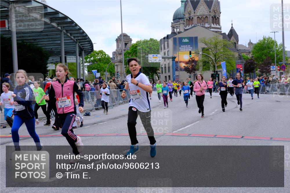 25.04.2026 - Das Zehntel Tim E. http://msf.ph/oto/9606213 25.04.2026 15:00:09 Ziel 15008, 15010, 15044, 15054, 15590, 15600, 16011, 16121, 16165, 16170, 16276, 16441, 16456, 16612, 16617, 17337, 17340, 17341, 17343, 17368, 17370, 17521, 17532, 17609, 17825, 17831, 17907, 17909, 18112, 18122, 18134, 18298 meine-sportfotos.de