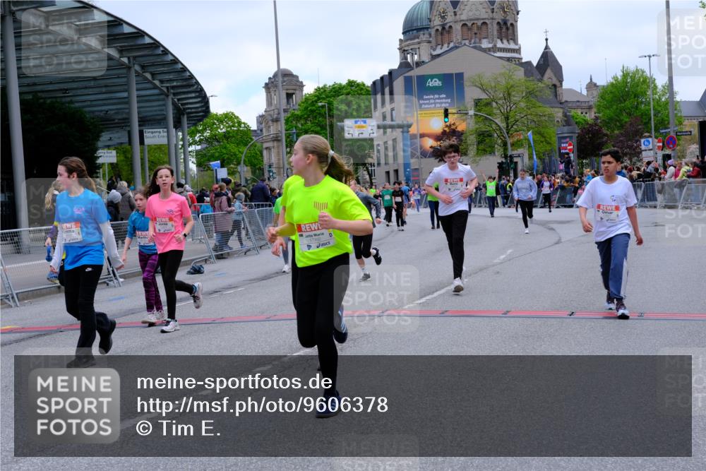 25.04.2026 - Das Zehntel Tim E. http://msf.ph/oto/9606378 25.04.2026 15:00:17 Ziel 15014, 15016, 15041, 15178, 15204, 15428, 15519, 15590, 15600, 16121, 16174, 16353, 16498, 16617, 16662, 16679, 16820, 17234, 17343, 17360, 17609, 17627, 17825, 17992, 18000, 18050, 18159 meine-sportfotos.de