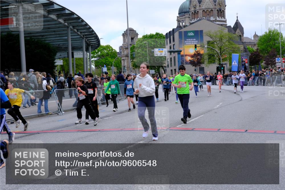 25.04.2026 - Das Zehntel Tim E. http://msf.ph/oto/9606548 25.04.2026 15:00:29 Ziel 15015, 15104, 15371, 15428, 15519, 15535, 15902, 15905, 16027, 16029, 16039, 16162, 16164, 16188, 16260, 16395, 16625, 16700, 17196, 17315, 17318, 17321, 17328, 17482, 17823, 17824, 17833 meine-sportfotos.de