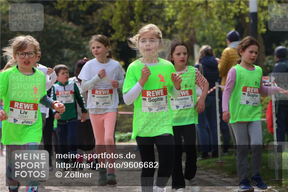 25.04.2026 - Das Zehntel Zöllner http://msf.ph/oto/9606682 25.04.2026 11:49:39 Laufen 12541, 11379, 12583, 71, 10743, 10729 meine-sportfotos.de