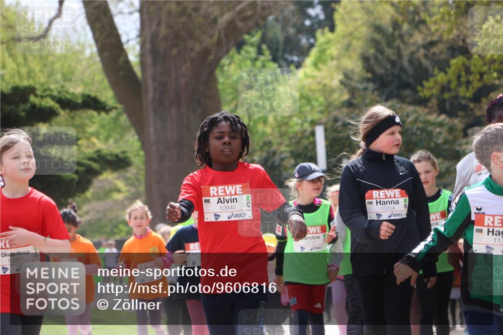 25.04.2026 - Das Zehntel Zöllner http://msf.ph/oto/9606816 25.04.2026 11:49:46 Laufen 10927, 10940, 10737, 10304, 11 meine-sportfotos.de