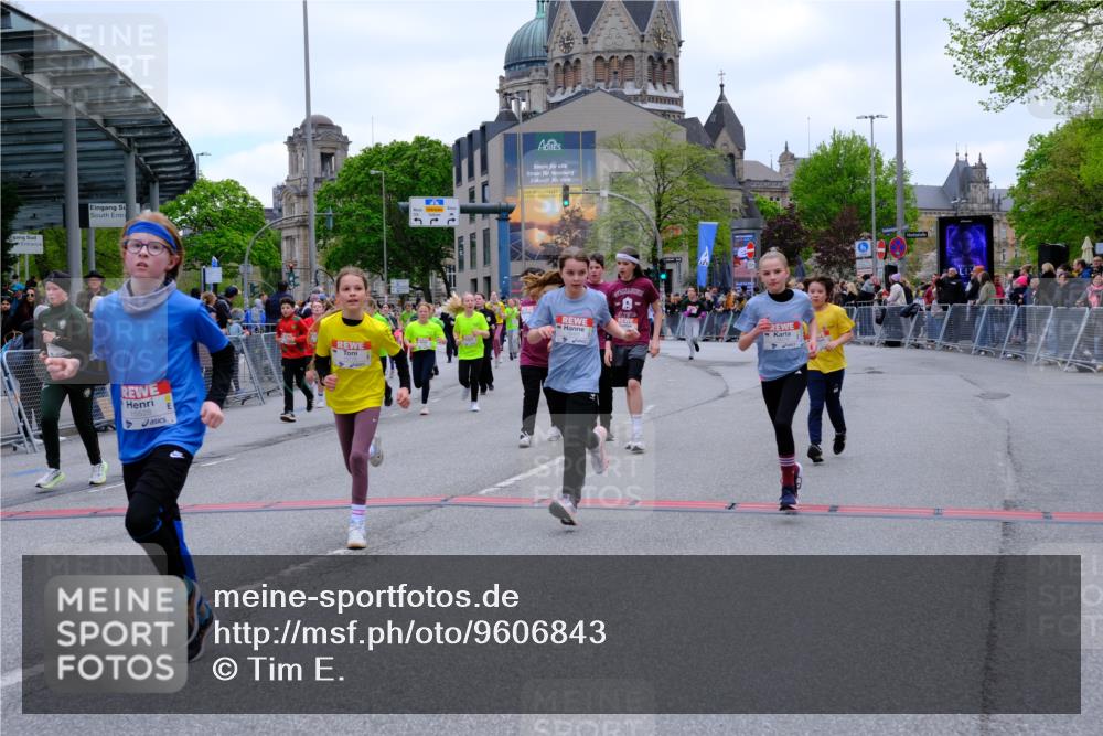 25.04.2026 - Das Zehntel Tim E. http://msf.ph/oto/9606843 25.04.2026 15:00:53 Ziel 15087, 15176, 15517, 15528, 15758, 15767, 15940, 15994, 15995, 16107, 16131, 16137, 16150, 16291, 16388, 16465, 16479, 16555, 16560, 16602, 16603, 16738, 16753, 16912, 17121, 17397, 17784, 17981, 17986, 18058 meine-sportfotos.de