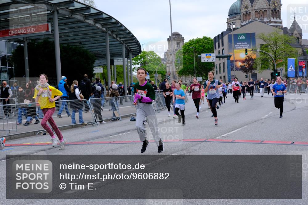 25.04.2026 - Das Zehntel Tim E. http://msf.ph/oto/9606882 25.04.2026 15:01:00 Ziel 15169, 15515, 15538, 15616, 15649, 15674, 15676, 15758, 15767, 15940, 15994, 15995, 16107, 16127, 16131, 16134, 16137, 16139, 16148, 16150, 16271, 16281, 16286, 16386, 16388, 16465, 16479, 16745, 17034, 17397, 17484, 17558, 17981, 17986 meine-sportfotos.de