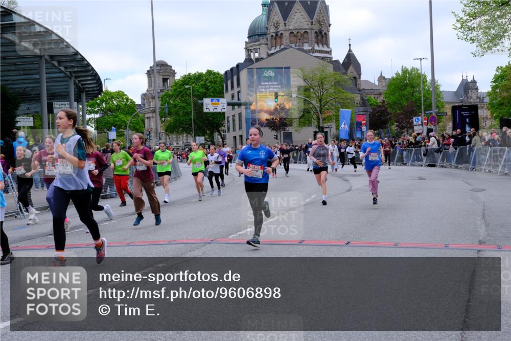 25.04.2026 - Das Zehntel Tim E. http://msf.ph/oto/9606898 25.04.2026 15:01:02 Ziel 15169, 15515, 15538, 15616, 15649, 15674, 15676, 15758, 16107, 16127, 16131, 16134, 16137, 16139, 16148, 16271, 16281, 16286, 16297, 16386, 16388, 16652, 16745, 17034, 17397, 17484, 17558, 17608, 17981, 17986 meine-sportfotos.de