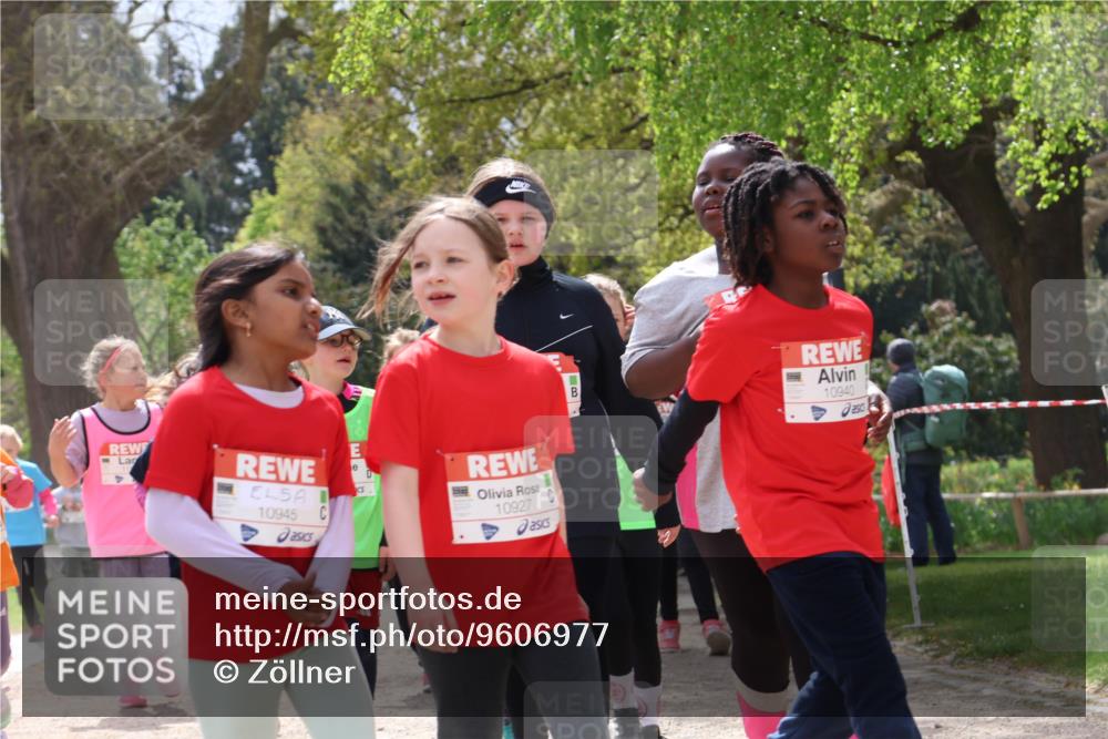 25.04.2026 - Das Zehntel Zöllner http://msf.ph/oto/9606977 25.04.2026 11:49:51 Laufen 10945, 10927, 10940 meine-sportfotos.de