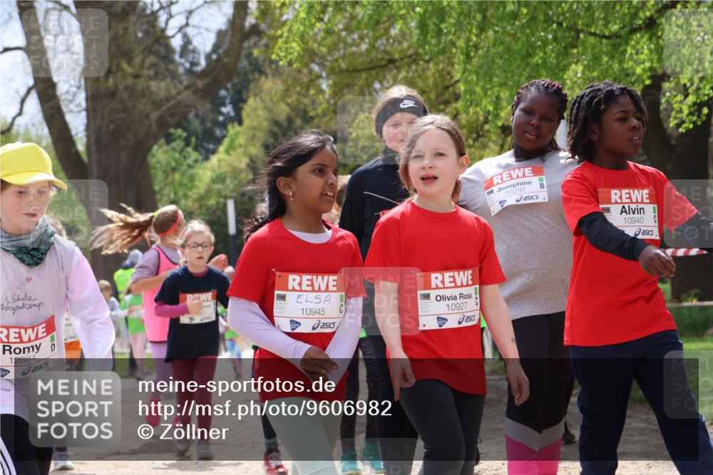 25.04.2026 - Das Zehntel Zöllner http://msf.ph/oto/9606982 25.04.2026 11:49:51 Laufen 12884, 10945, 10927, 10299, 10940 meine-sportfotos.de