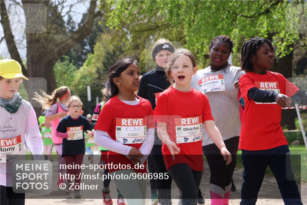 25.04.2026 - Das Zehntel Zöllner http://msf.ph/oto/9606985 25.04.2026 11:49:51 Laufen 12884, 10945, 10927, 10299 meine-sportfotos.de