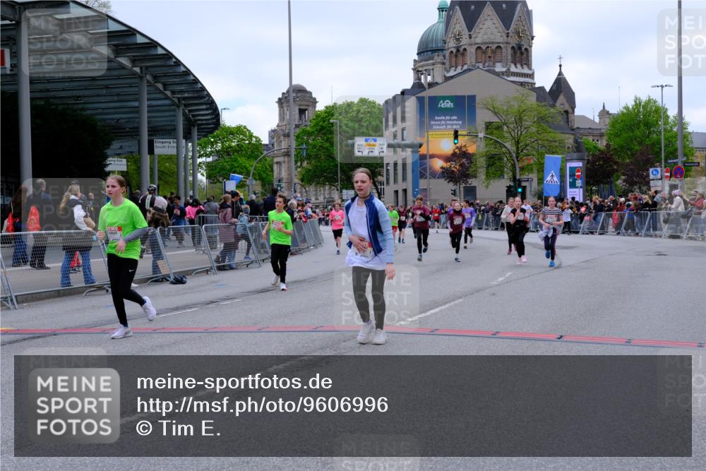 25.04.2026 - Das Zehntel Tim E. http://msf.ph/oto/9606996 25.04.2026 15:01:16 Ziel 15000, 15021, 15031, 15091, 15109, 15117, 15483, 15486, 15596, 15609, 15653, 15659, 15669, 16110, 16115, 16133, 16147, 16153, 16154, 16277, 16550, 16637, 16646, 16946, 17171, 17193, 17461, 17527, 17541, 17555, 17599, 17732, 18105, 18330 meine-sportfotos.de