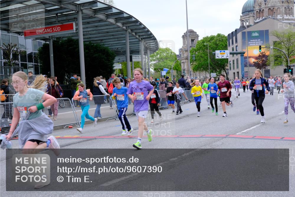 25.04.2026 - Das Zehntel Tim E. http://msf.ph/oto/9607390 25.04.2026 15:02:11 Ziel 15024, 15103, 15164, 15512, 15513, 15568, 15570, 15575, 15774, 15909, 15930, 15992, 15997, 16006, 16026, 16532, 16548, 16755, 16948, 17190, 17191, 17388, 17405, 17457, 17607, 17829, 17933, 17993 meine-sportfotos.de