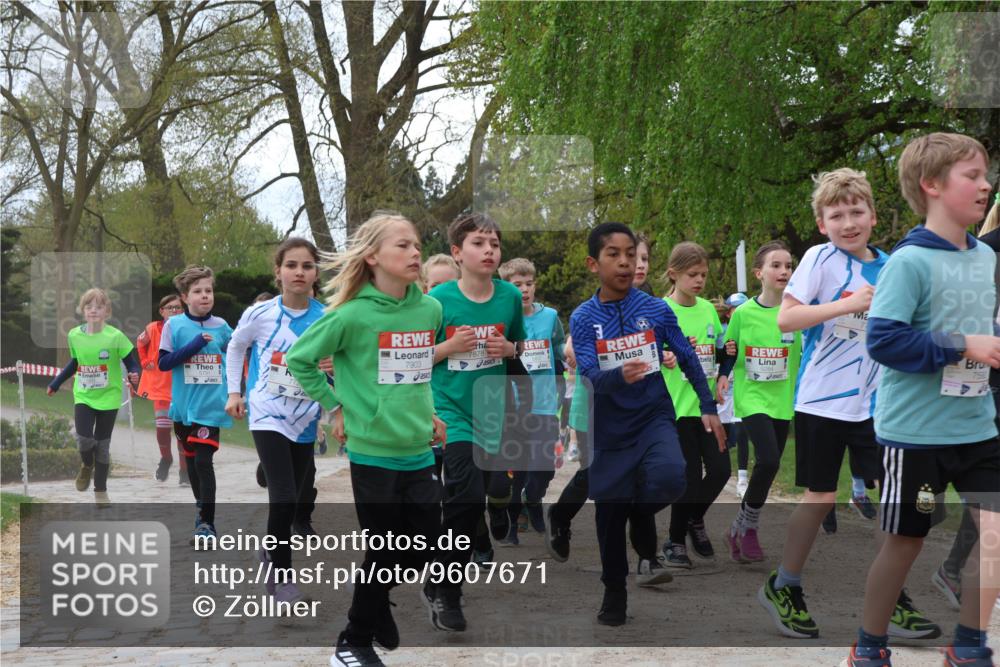 25.04.2026 - Das Zehntel Zöllner http://msf.ph/oto/9607671 25.04.2026 09:43:06 Laufen 7878, 7903, 75 meine-sportfotos.de
