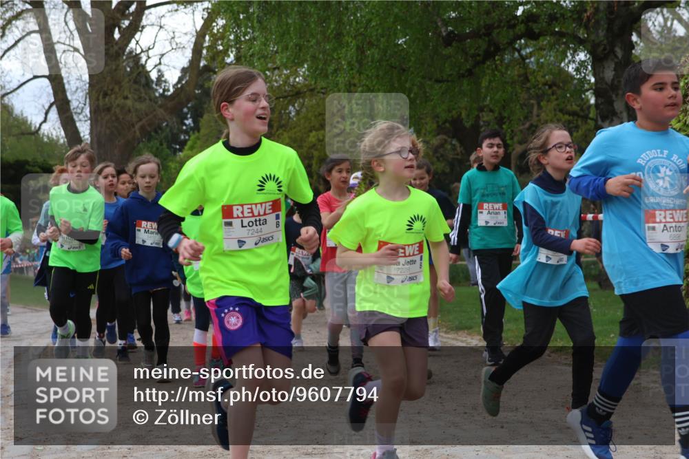 25.04.2026 - Das Zehntel Zöllner http://msf.ph/oto/9607794 25.04.2026 09:43:13 Laufen 7244, 7228, 6896 meine-sportfotos.de