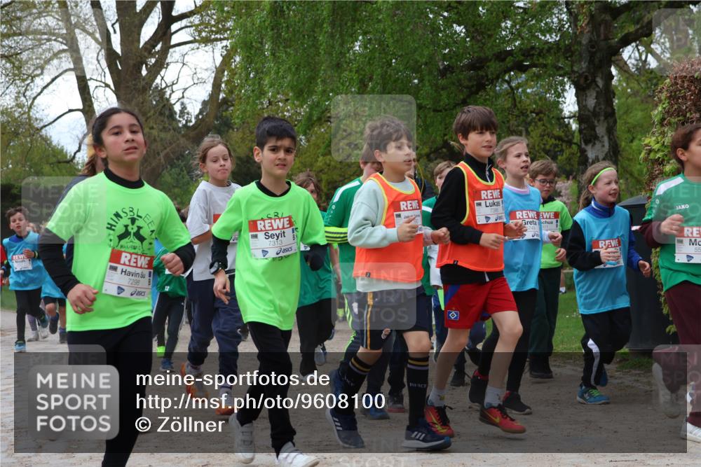 25.04.2026 - Das Zehntel Zöllner http://msf.ph/oto/9608100 25.04.2026 09:43:27 Laufen 7298, 7313, 7386, 55 meine-sportfotos.de