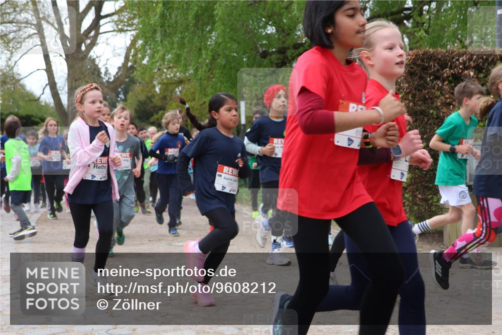 25.04.2026 - Das Zehntel Zöllner http://msf.ph/oto/9608212 25.04.2026 09:43:33 Laufen 5568, 5561 meine-sportfotos.de
