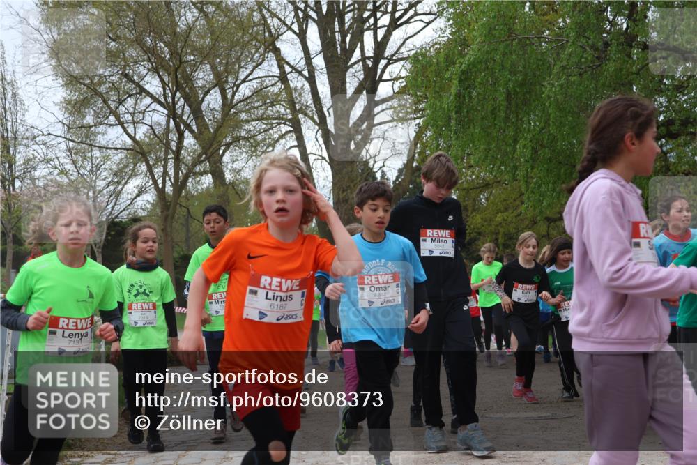 25.04.2026 - Das Zehntel Zöllner http://msf.ph/oto/9608373 25.04.2026 09:43:38 Laufen 7131, 7319, 732, 6187, 6844, 5542 meine-sportfotos.de