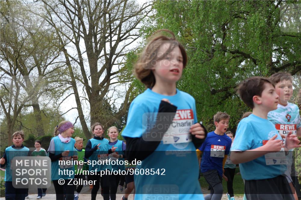25.04.2026 - Das Zehntel Zöllner http://msf.ph/oto/9608542 25.04.2026 09:43:46 Laufen 6892, 6960, 250 meine-sportfotos.de