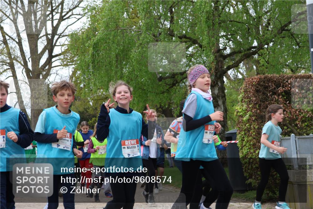 25.04.2026 - Das Zehntel Zöllner http://msf.ph/oto/9608574 25.04.2026 09:43:47 Laufen 5832, 5806 meine-sportfotos.de