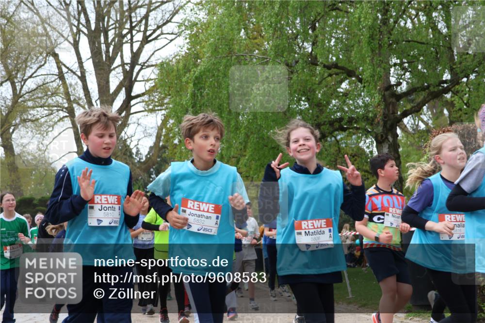 25.04.2026 - Das Zehntel Zöllner http://msf.ph/oto/9608583 25.04.2026 09:43:48 Laufen 5810, 25, 03, 5832, 5806, 5816 meine-sportfotos.de