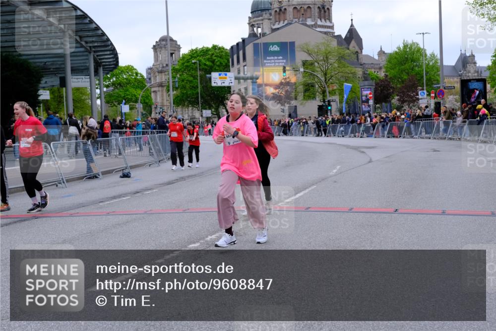 25.04.2026 - Das Zehntel Tim E. http://msf.ph/oto/9608847 25.04.2026 15:06:03 Ziel 15962, 16937, 17688, 17692, 17908 meine-sportfotos.de