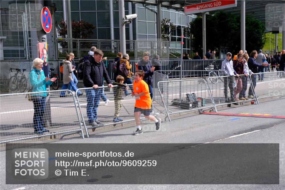 25.04.2026 - Das Zehntel Tim E. http://msf.ph/oto/9609259 25.04.2026 15:08:41 Ziel 15304, 15826 meine-sportfotos.de
