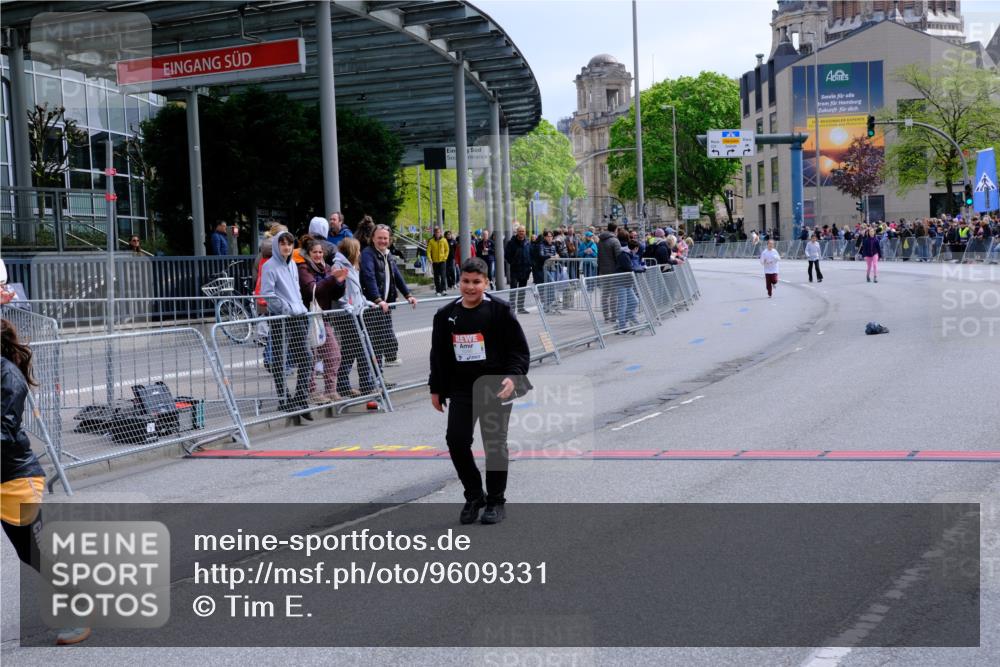 25.04.2026 - Das Zehntel Tim E. http://msf.ph/oto/9609331 25.04.2026 15:09:16 Ziel 15295, 18035 meine-sportfotos.de