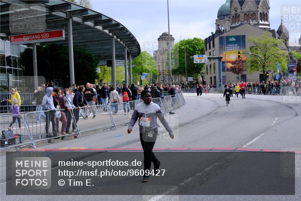 25.04.2026 - Das Zehntel Tim E. http://msf.ph/oto/9609427 25.04.2026 15:10:25 Ziel 15293 meine-sportfotos.de