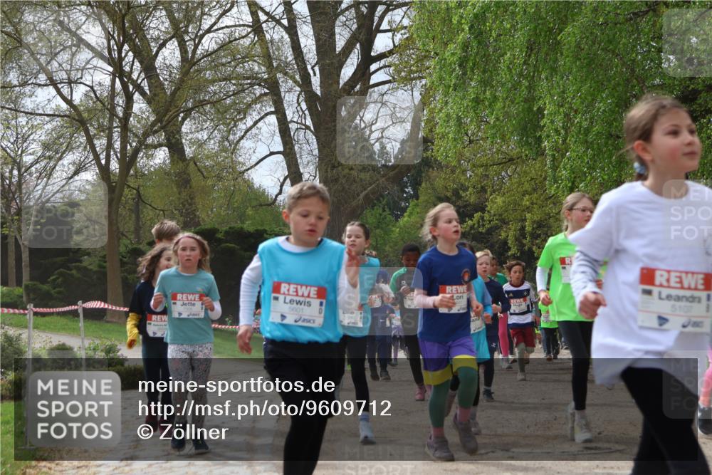 25.04.2026 - Das Zehntel Zöllner http://msf.ph/oto/9609712 25.04.2026 09:44:45 Laufen 5601, 5774, 5107, 800 meine-sportfotos.de